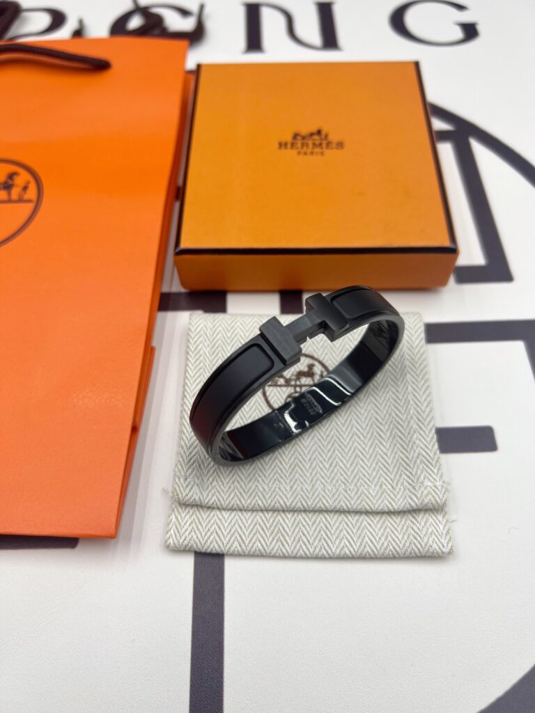 Hermes-H-Bracelet-Black